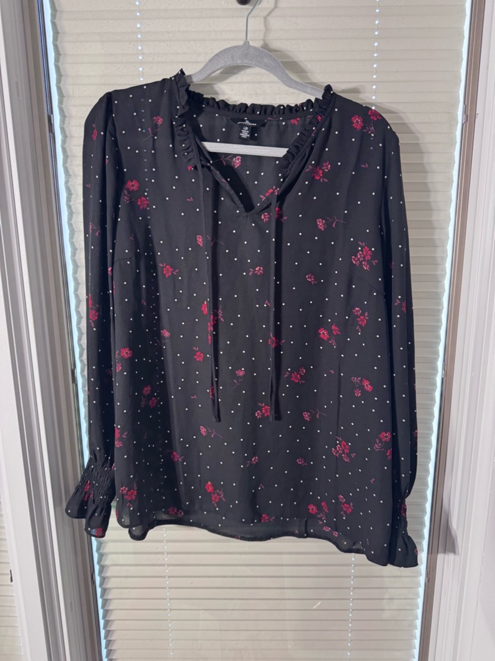Jules & Leopold Black Floral Tie-Front Ruffle Blouse